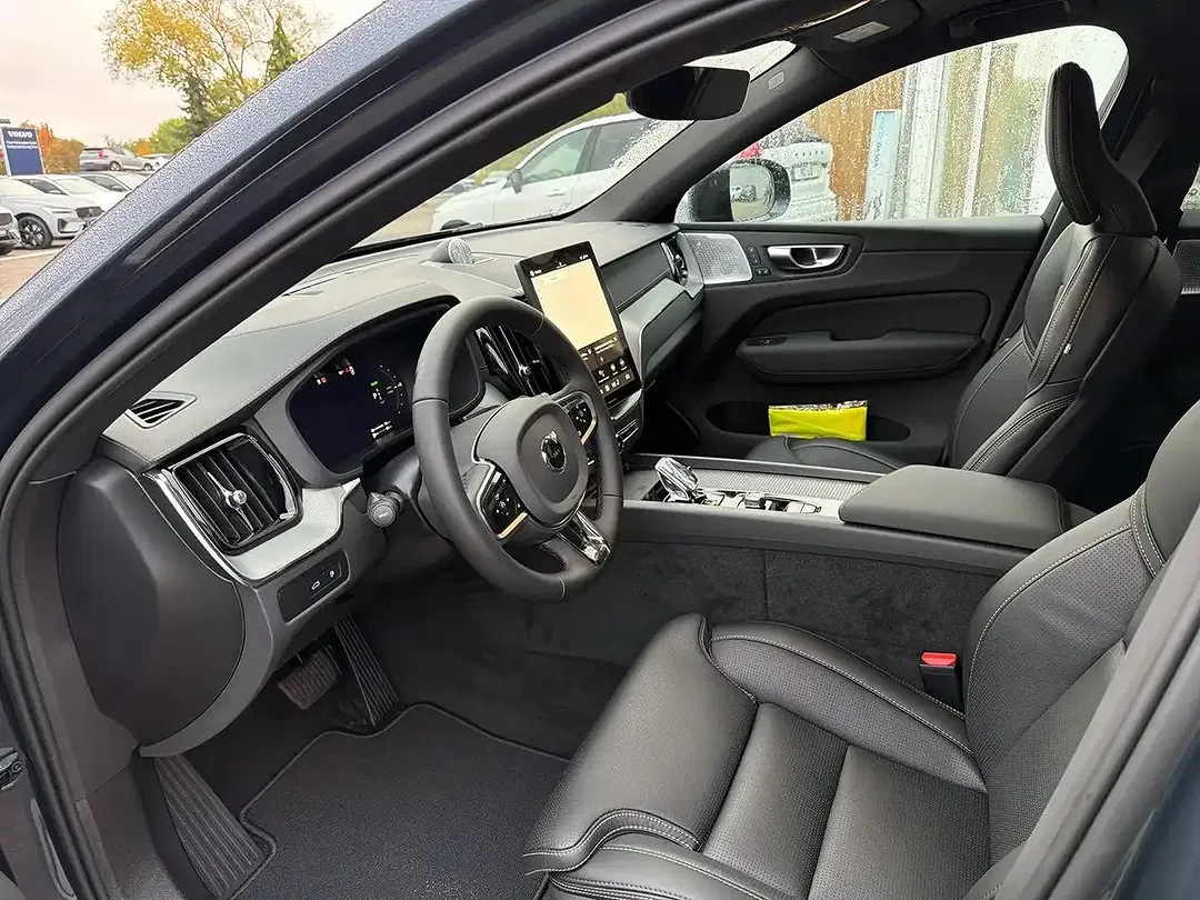 Volvo XC60 T8 AWD Ultra Black Edition - Thumbnail 13