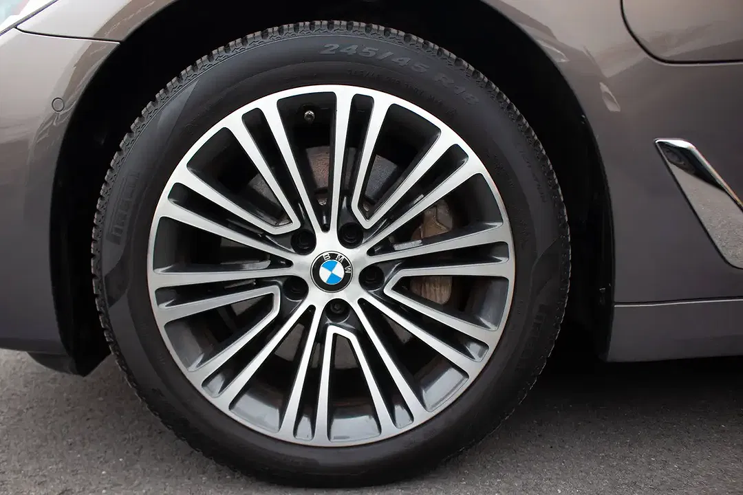 BMW 530 Sport Line - Thumbnail 20