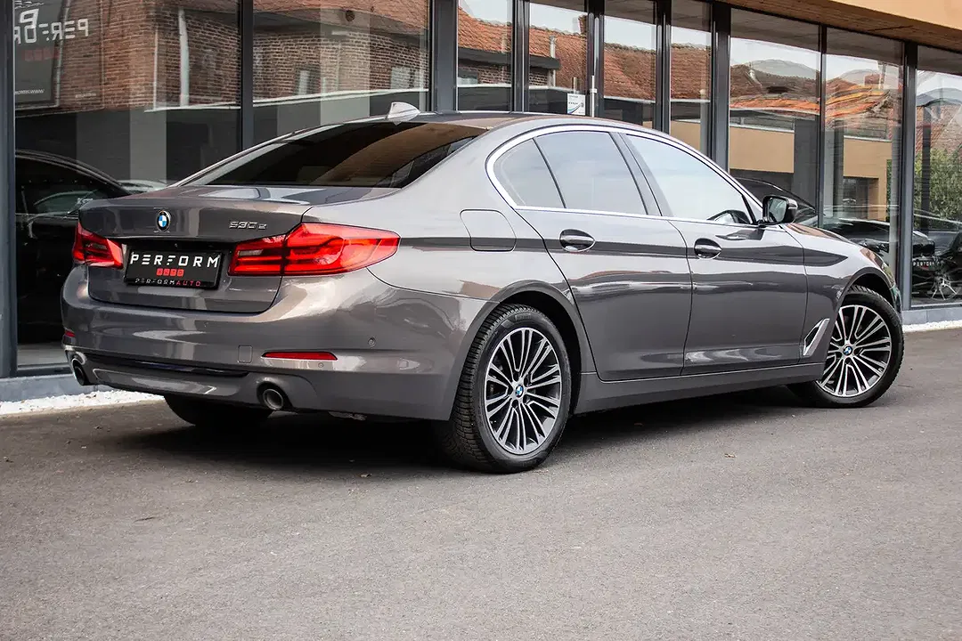 BMW 530 Sport Line - Thumbnail 3
