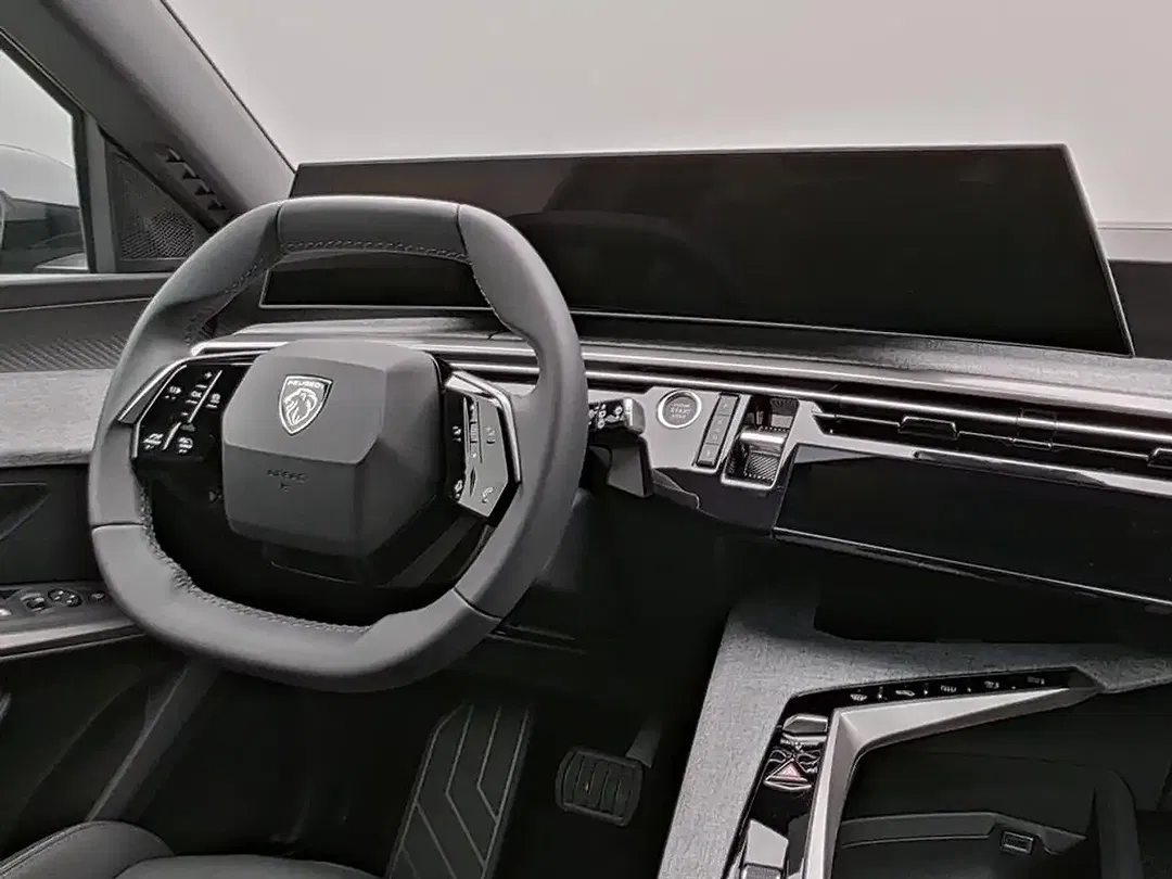 Peugeot 5008 225 PHEV Allure - Thumbnail 11