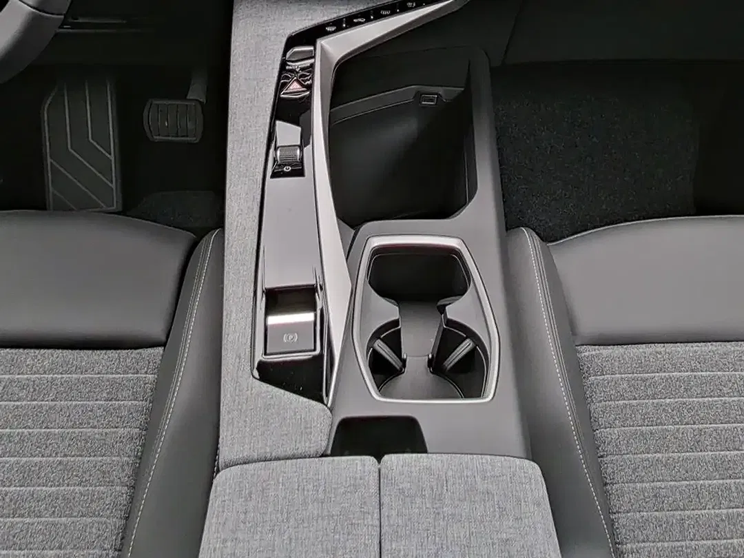 Peugeot 5008 225 PHEV Allure - foto 12