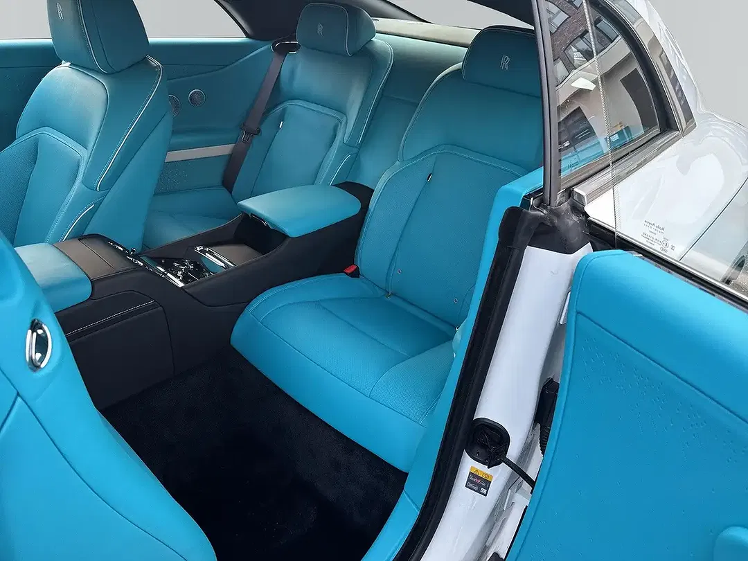 Rolls-Royce Spectre - Thumbnail 9