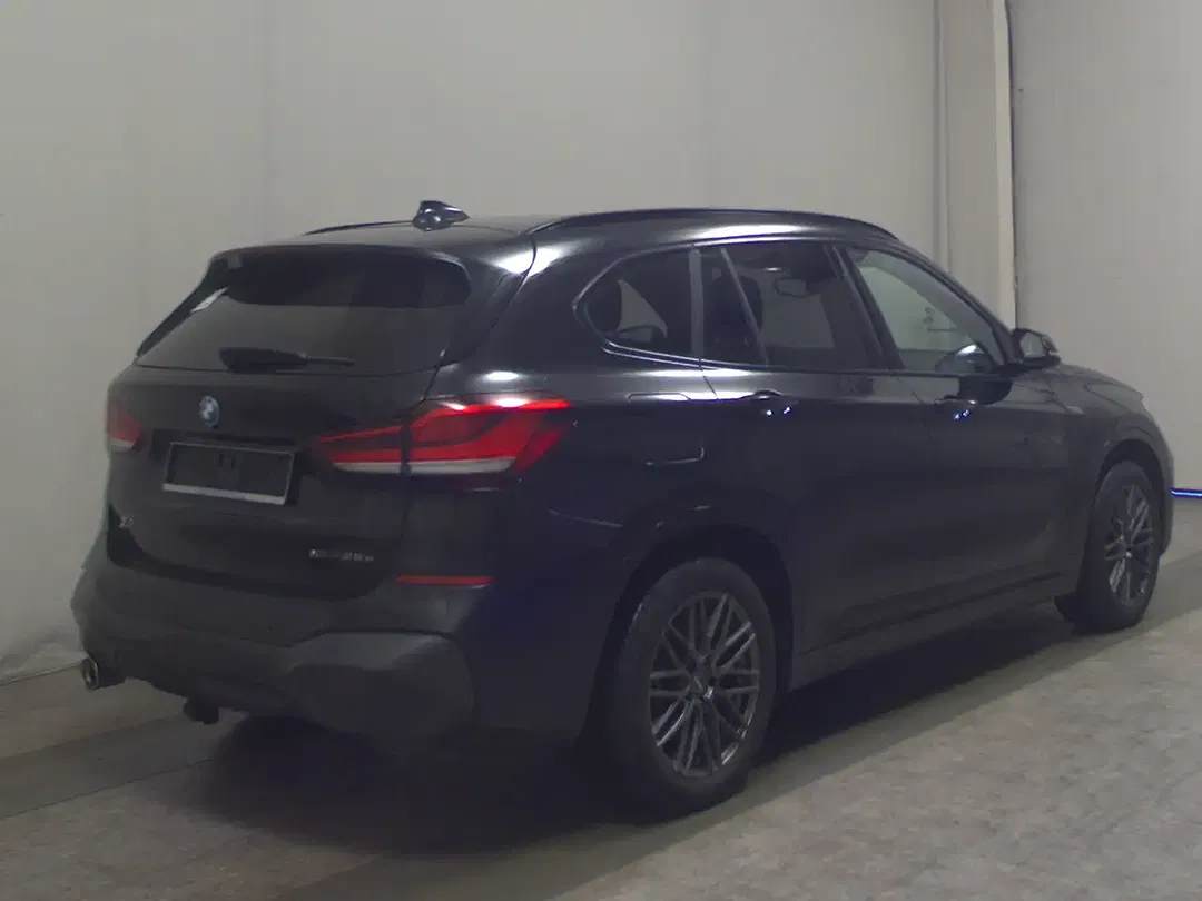 BMW X1 xDrive M Sport - Thumbnail 3