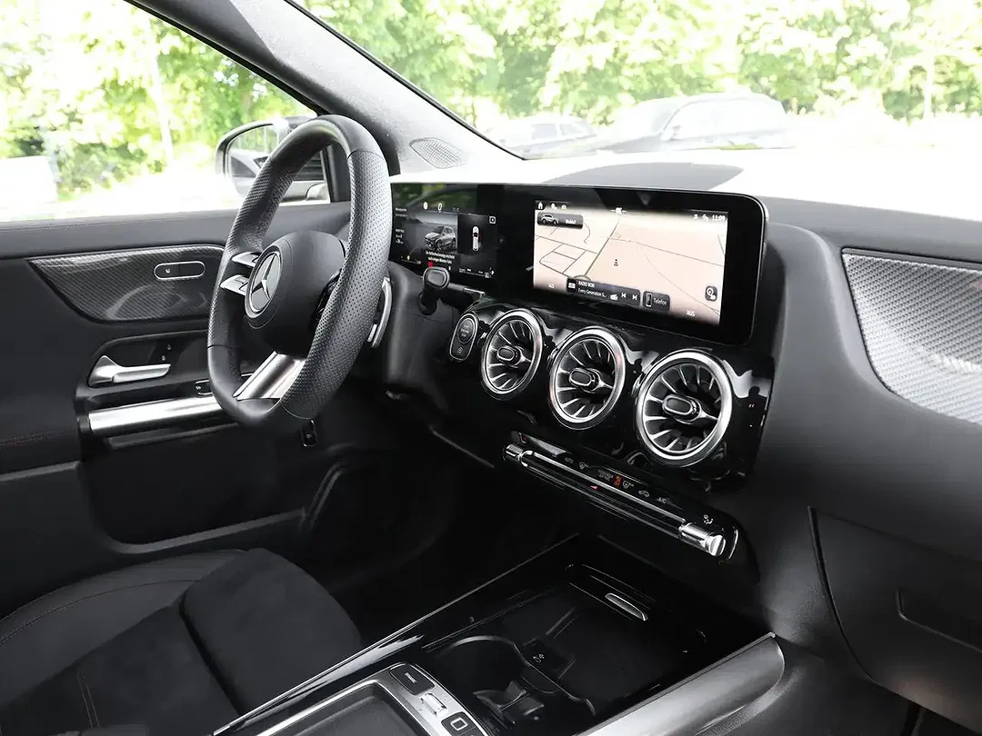 Mercedes-Benz GLA 200 AMG - Thumbnail 6