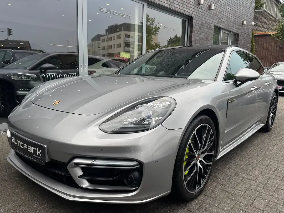 Porsche Panamera E-Hybrid Sport Turismo - foto 1
