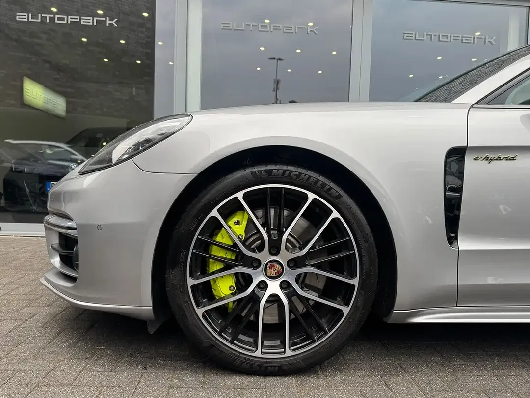 Porsche Panamera E-Hybrid Sport Turismo - Thumbnail 13