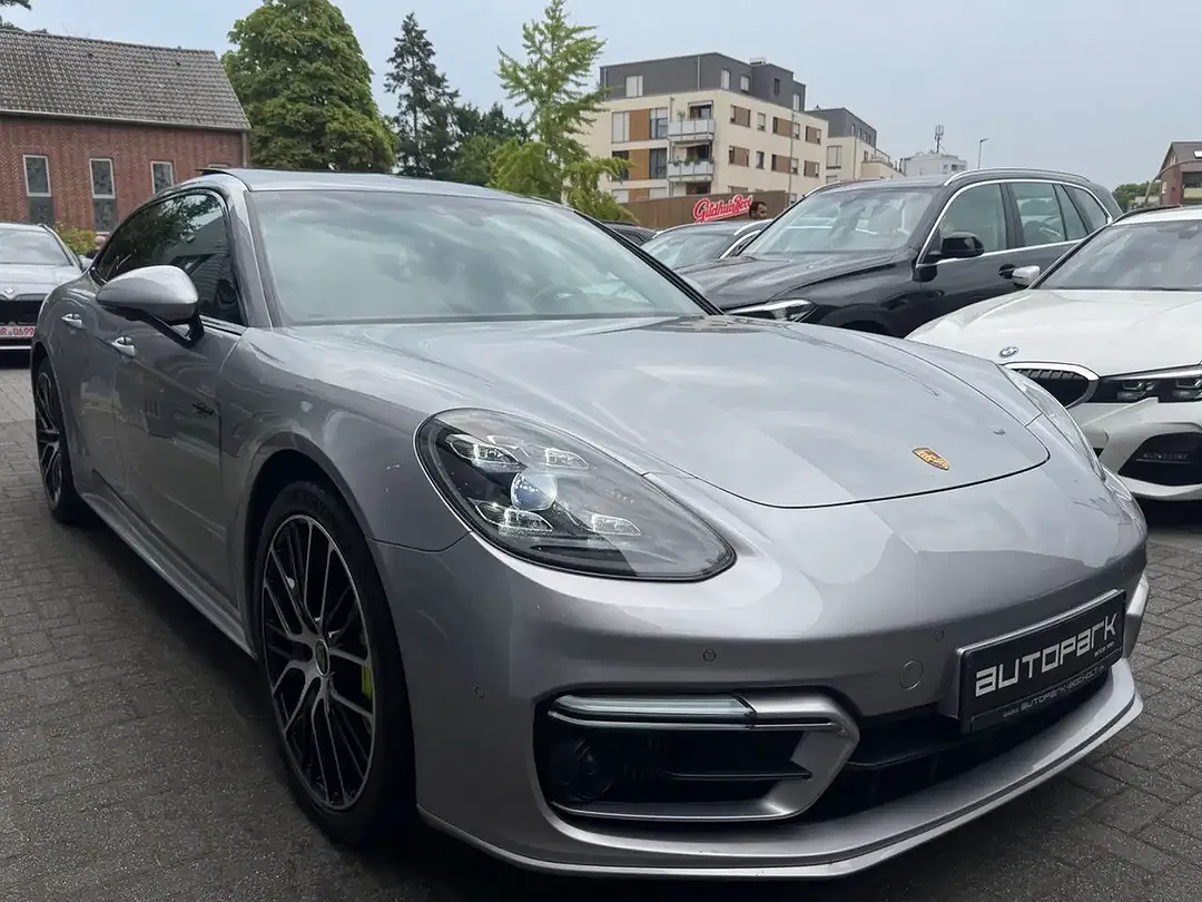 Porsche Panamera E-Hybrid Sport Turismo - Thumbnail 6
