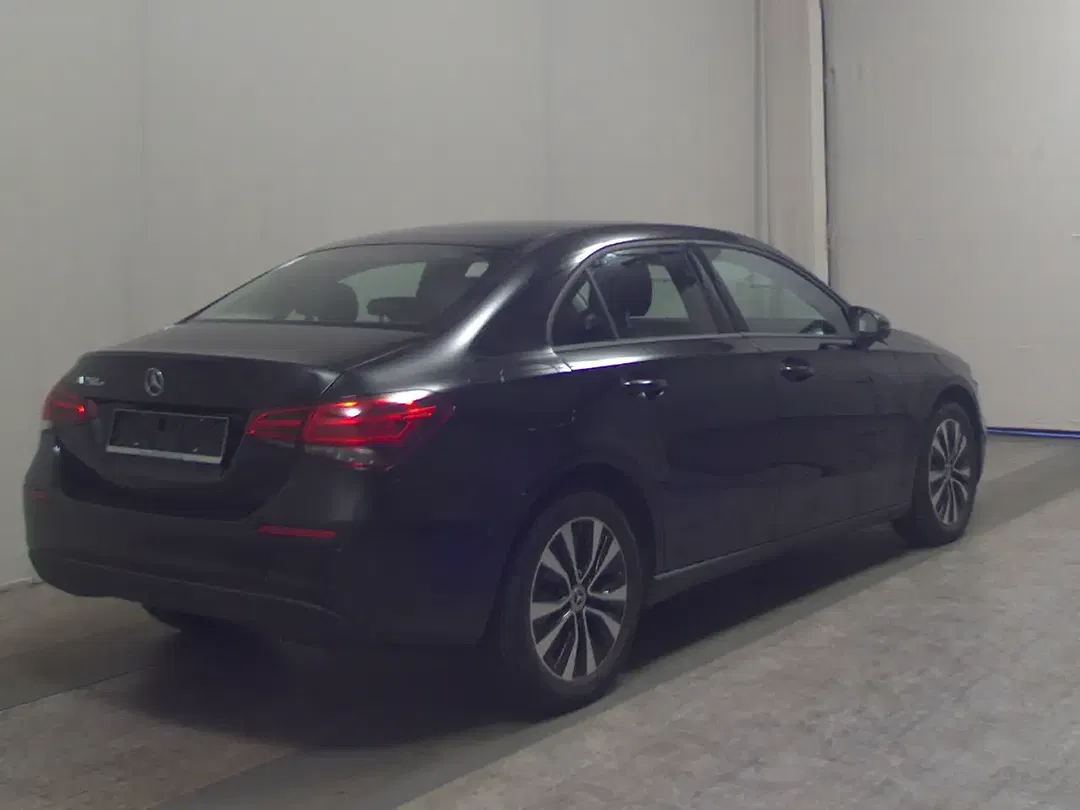 Mercedes-Benz A 250 MBUX - Thumbnail 4