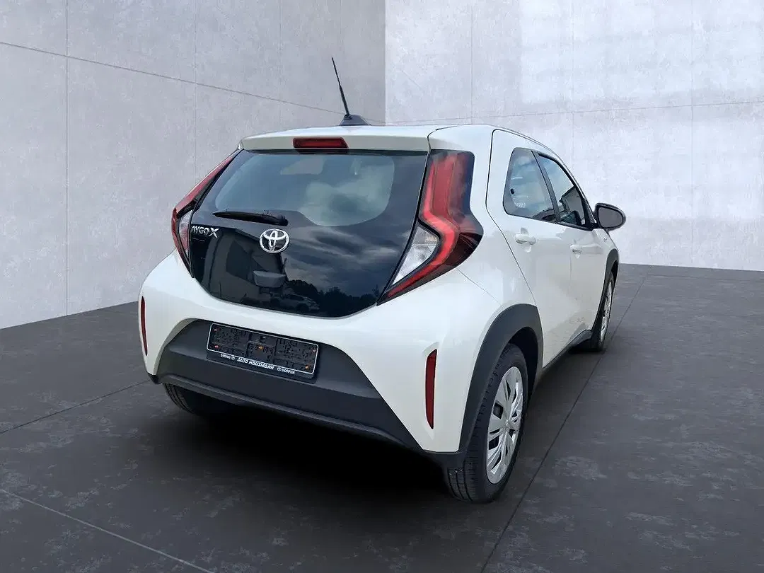 Toyota Aygo Business Edition - Thumbnail 3