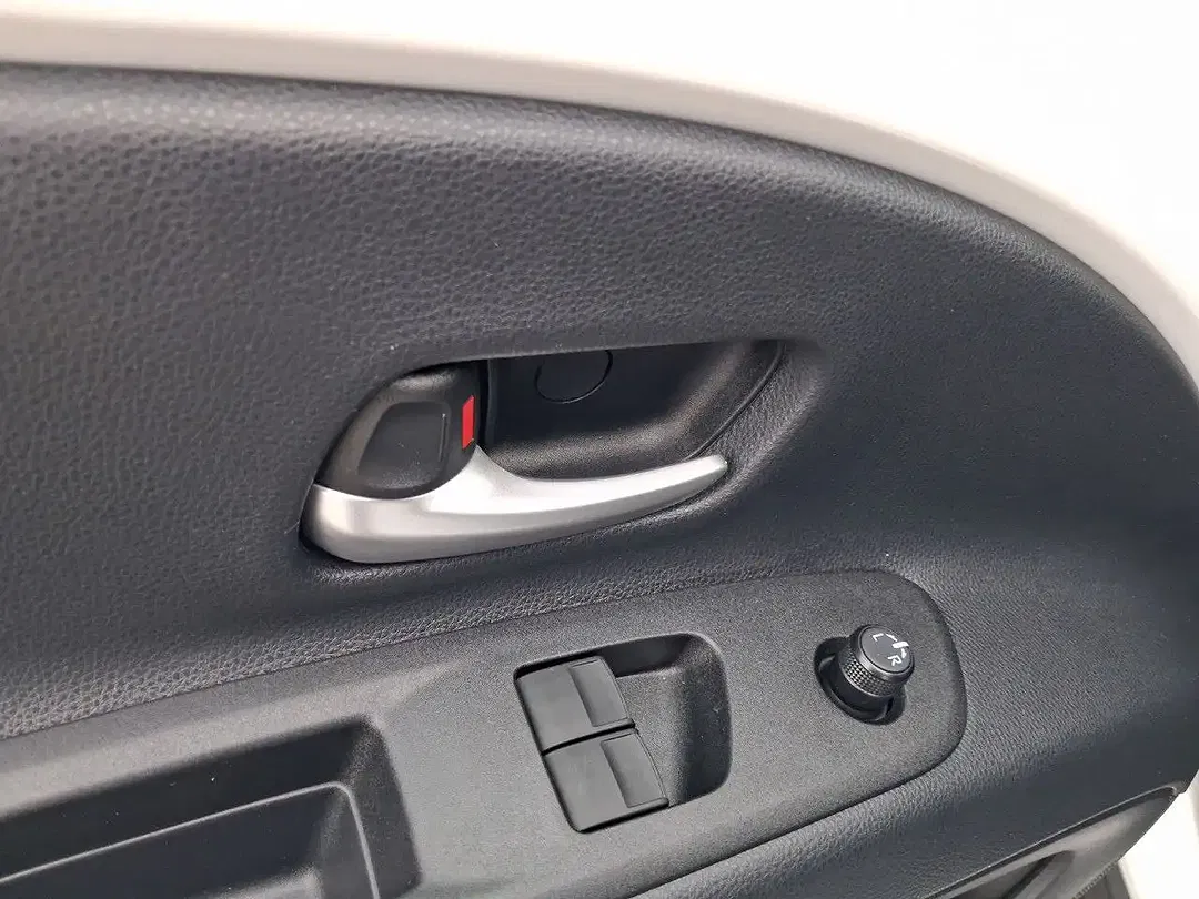 Toyota Aygo Business Edition - Thumbnail 8