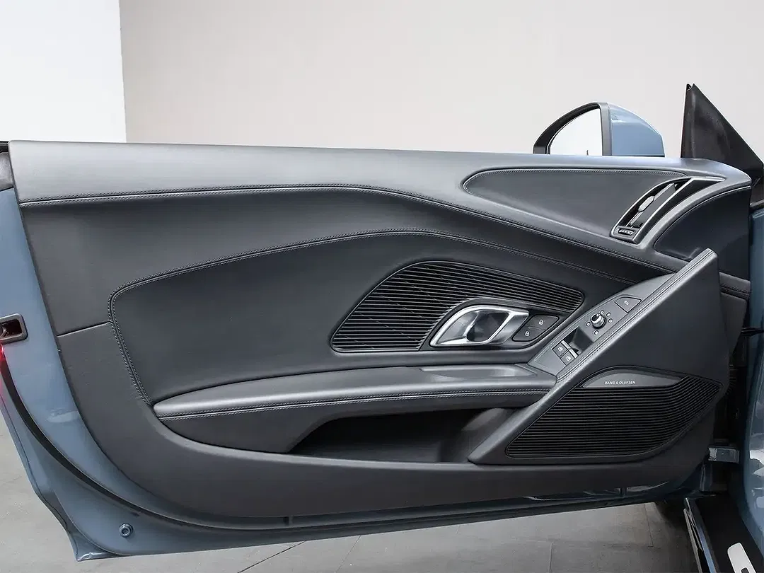 Audi R8 5.2 FSI Coupe - Thumbnail 6