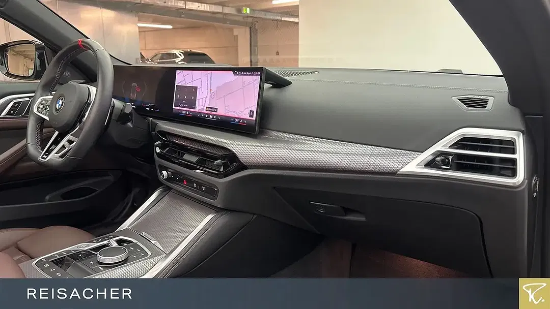 BMW M4 xDrive Convertible - Thumbnail 13