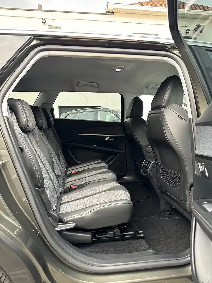 Peugeot 5008 130 BlueHDi EAT8 Allure - Thumbnail 13