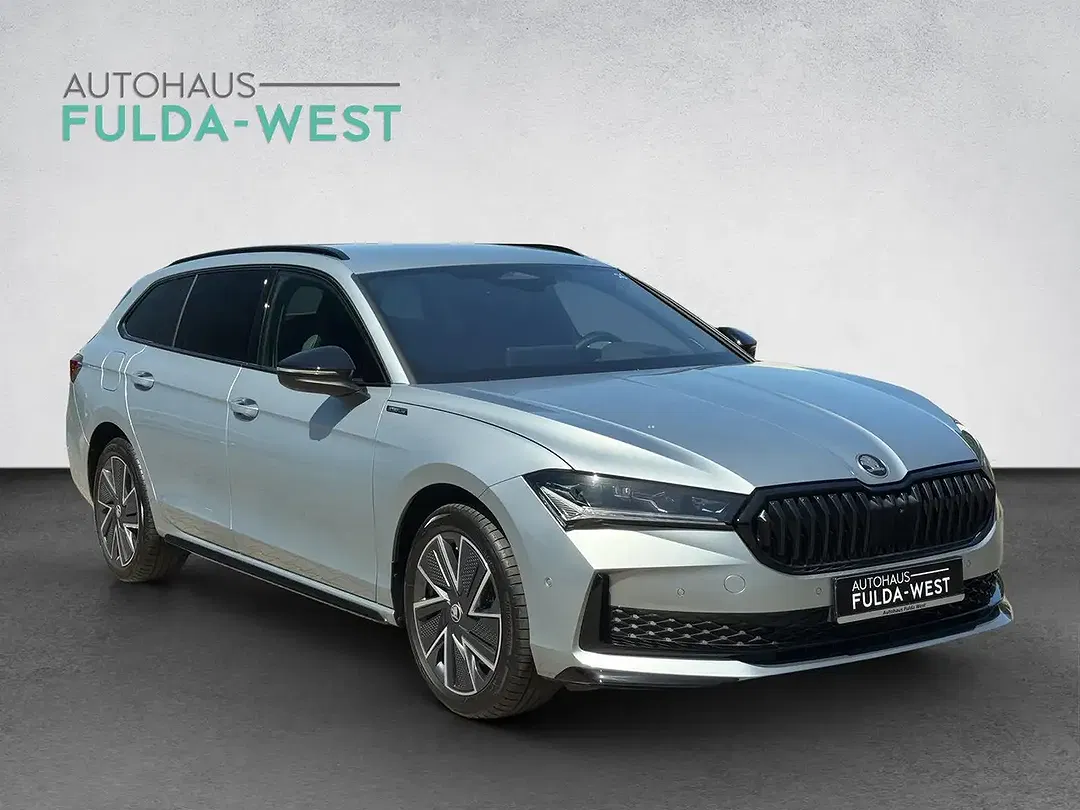 Skoda Superb iV Hybrid Combi Sportline - foto 2