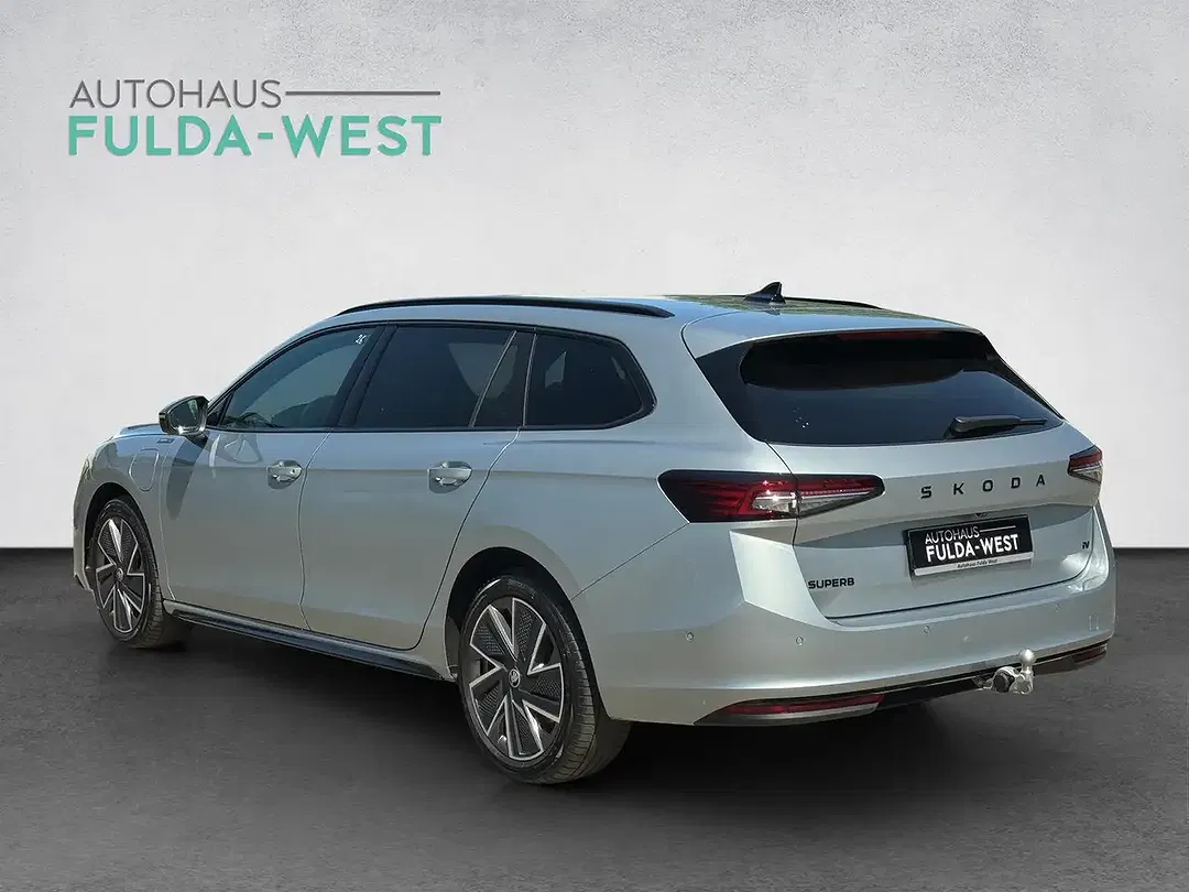 Skoda Superb iV Hybrid Combi Sportline - Thumbnail 4