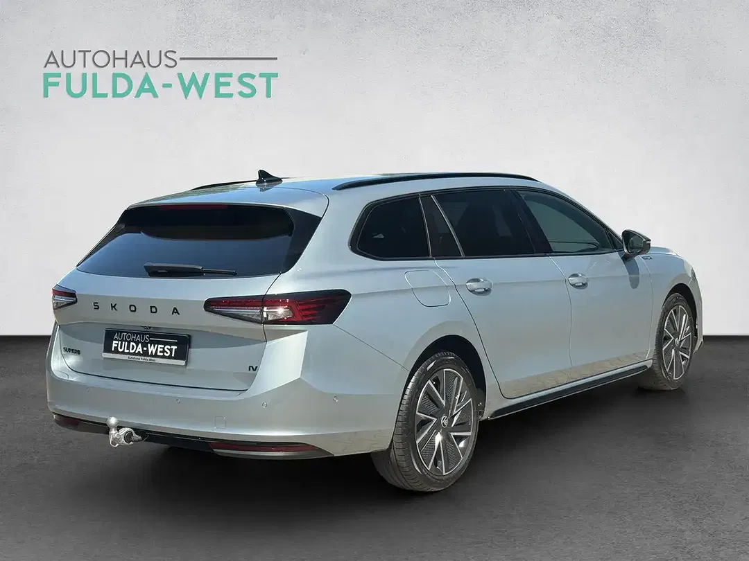 Skoda Superb iV Hybrid Combi Sportline - Thumbnail 5
