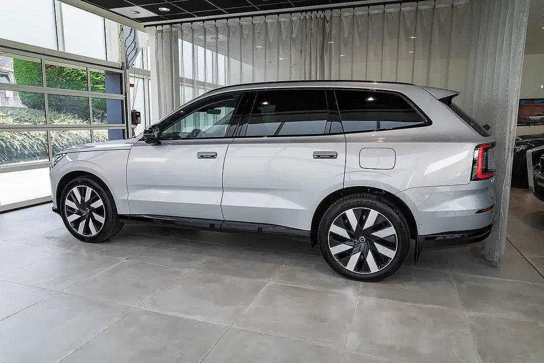 Volvo EX90 Twin Motor Plus - Thumbnail 3