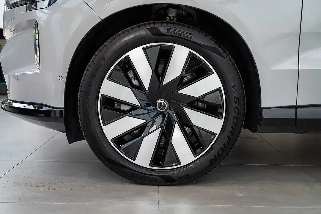 Volvo EX90 Twin Motor Plus - Thumbnail 9