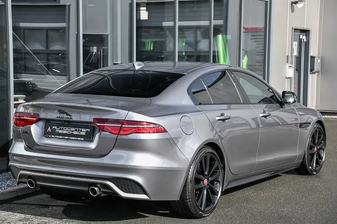 Jaguar XE P250 Edition R-Dynamic Black - Thumbnail 4