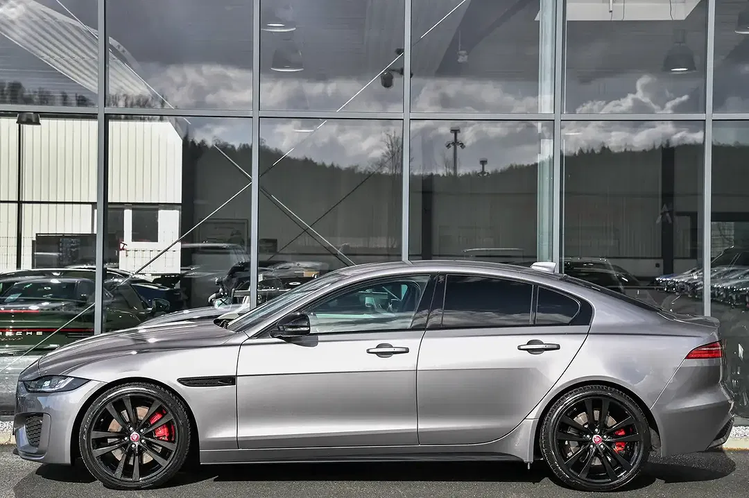 Jaguar XE P250 Edition R-Dynamic Black - Thumbnail 6