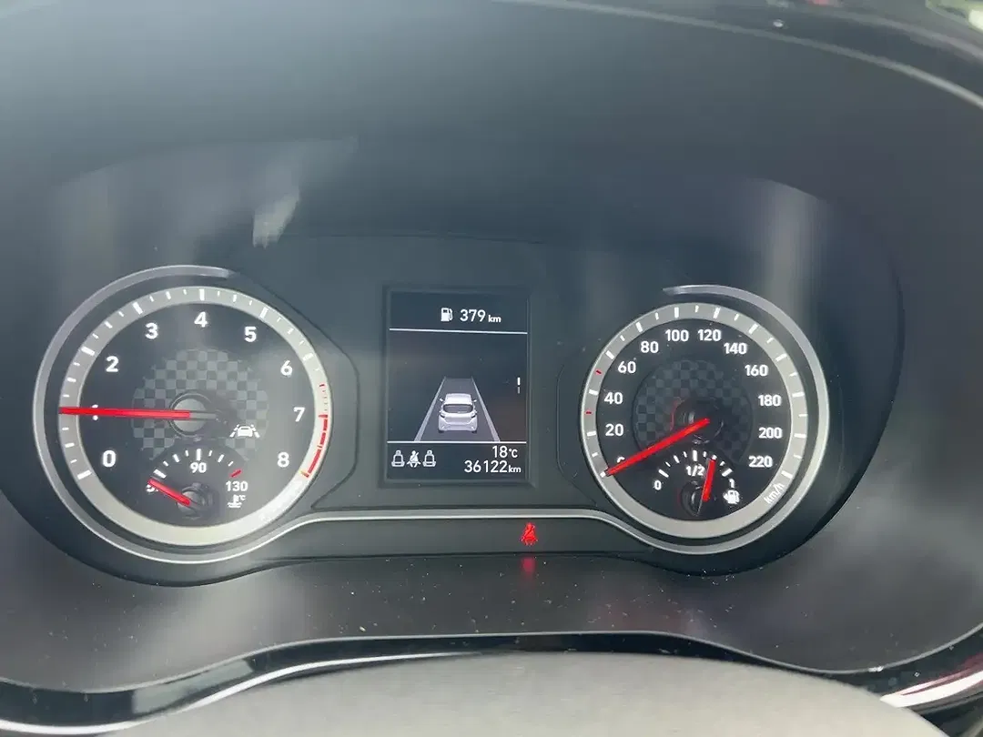 Hyundai i10 1.0 Trend - Thumbnail 8