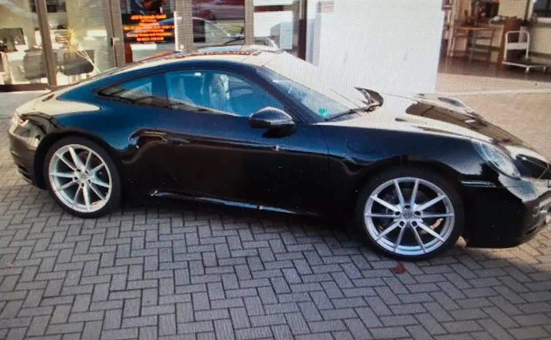 Porsche 992 Carrera - Thumbnail 3