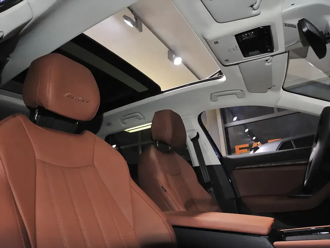 Skoda Superb 2.0 TDI 4x4 Combi L&K - Thumbnail 6
