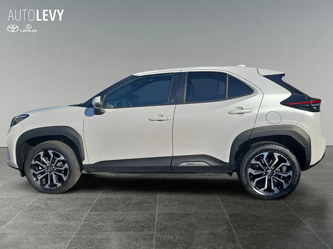 Toyota Yaris Cross 1.5 Hybrid Team Deutschland - Thumbnail 3