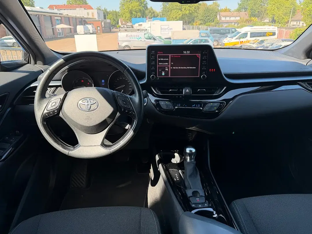 Toyota C-HR Hybrid Team Deutschland - Thumbnail 4