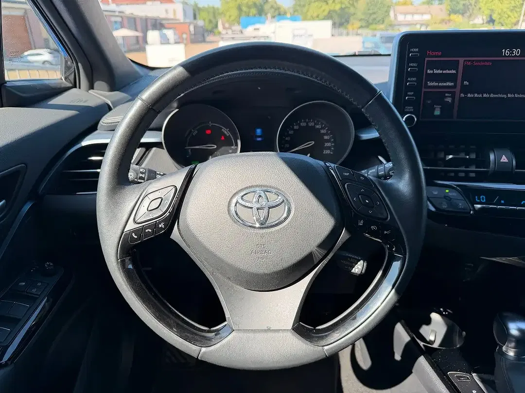 Toyota C-HR Hybrid Team Deutschland - Thumbnail 5