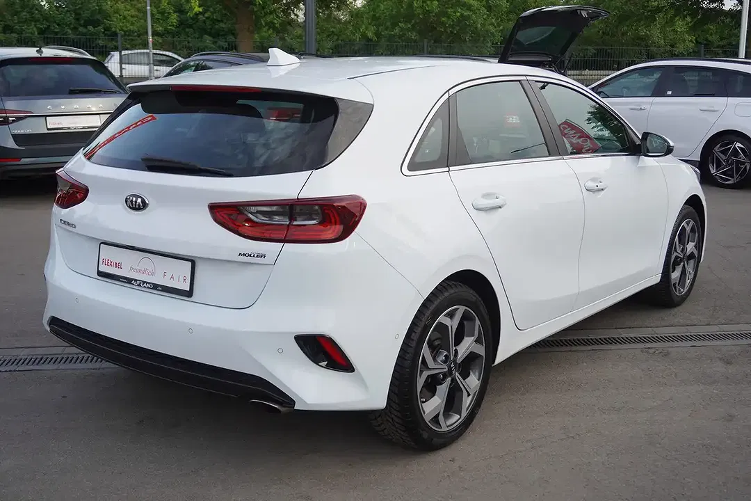 Kia Ceed / cee'd 1.4 T-GDI Spirit - Thumbnail 3