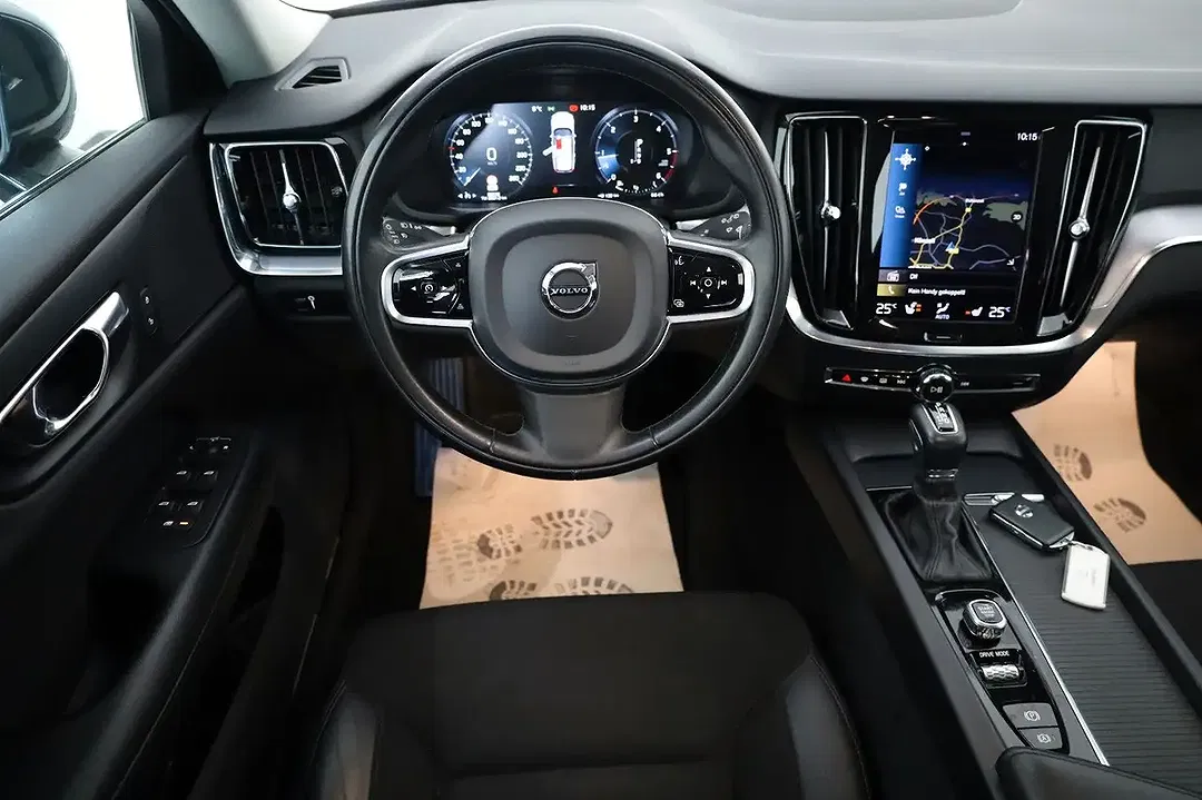Volvo V60 Momentum Pro - Thumbnail 10