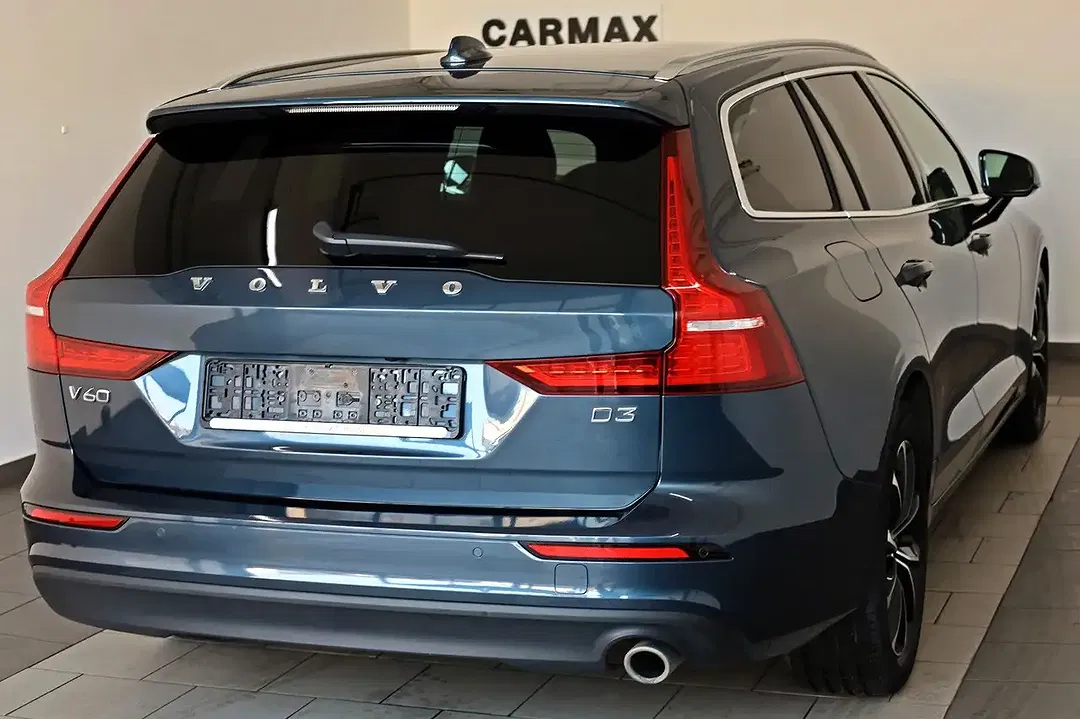 Volvo V60 Momentum Pro - Thumbnail 2