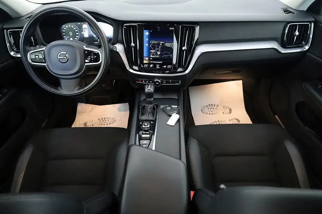 Volvo V60 Momentum Pro - Thumbnail 4