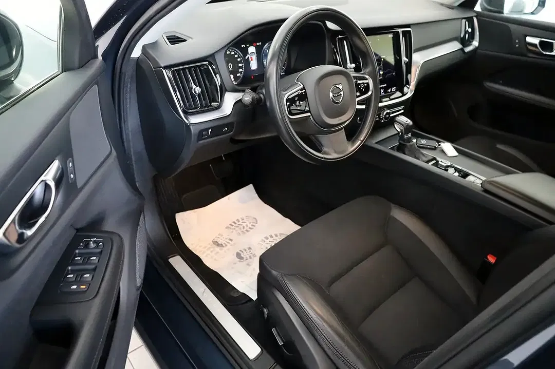 Volvo V60 Momentum Pro - Thumbnail 9