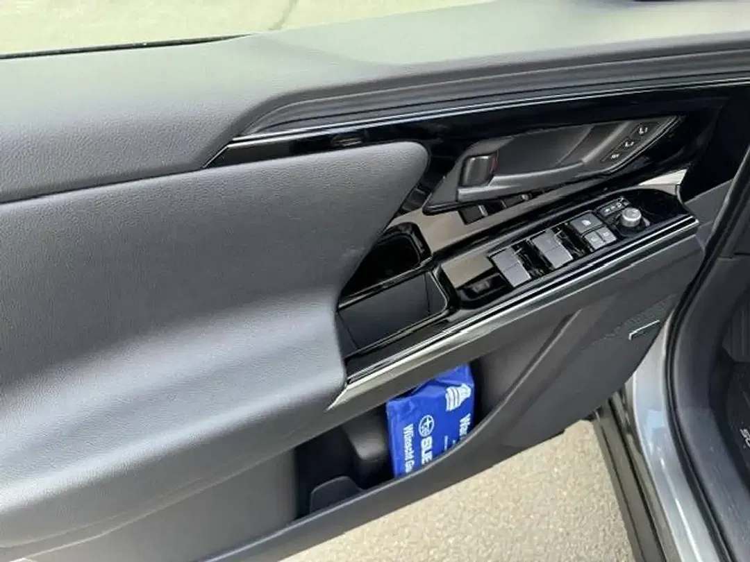 Subaru Solterra Platinum - Thumbnail 10