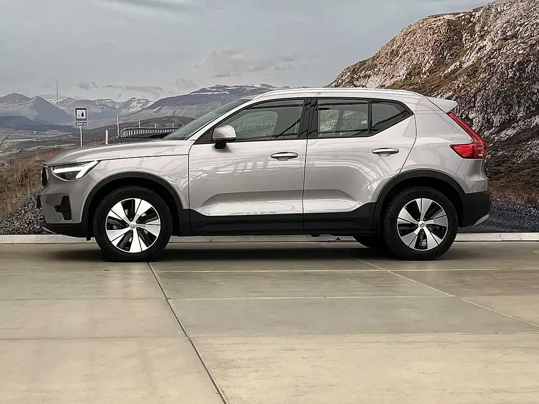 Volvo XC40 B3 Core - Thumbnail 2