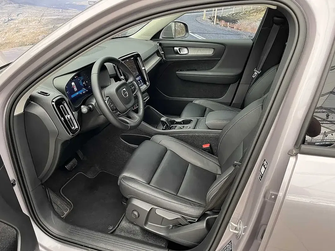 Volvo XC40 B3 Core - Thumbnail 6