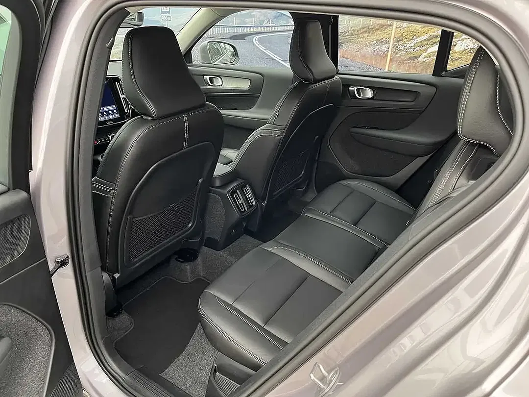 Volvo XC40 B3 Core - Thumbnail 9