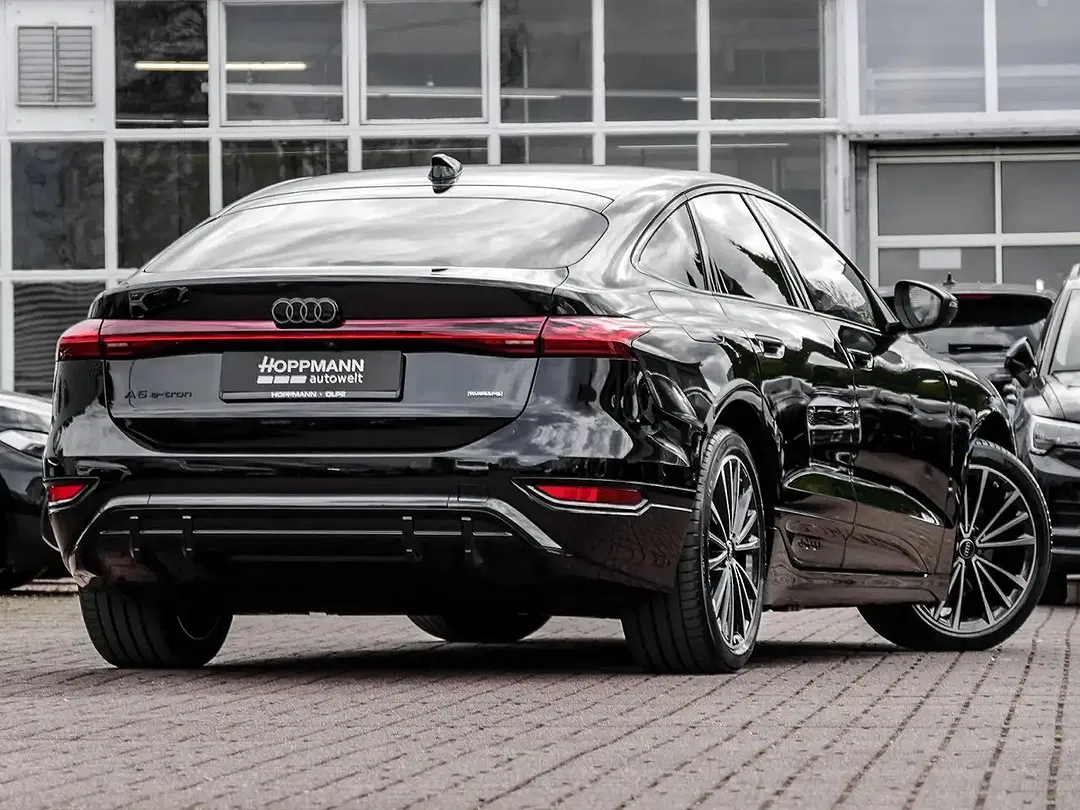 Audi A6 e-tron quattro Sportback S line - Thumbnail 3