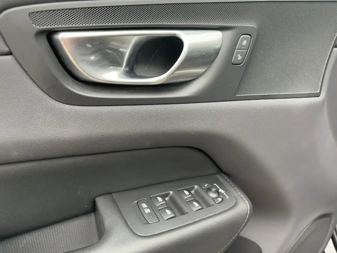 Volvo XC60 T6 PHEV AWD Recharge - Thumbnail 12