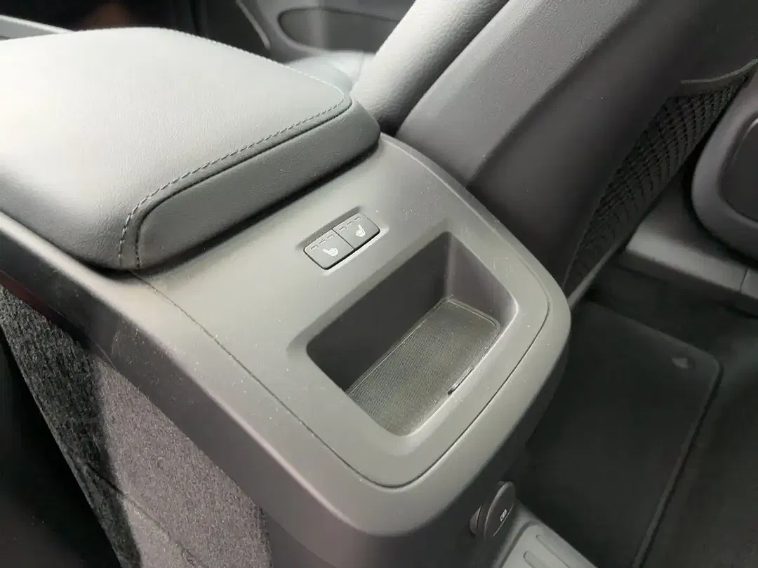 Volvo XC60 T6 PHEV AWD Recharge - Thumbnail 13