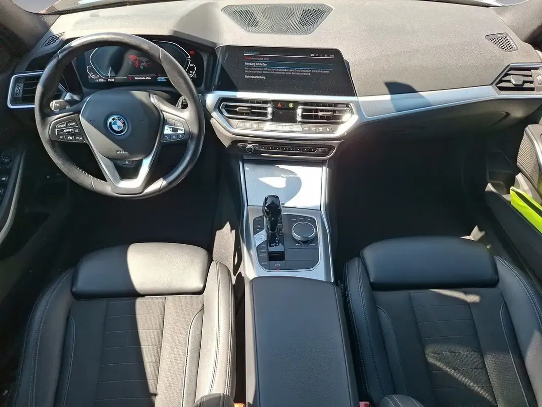 BMW 320 AUT xDrive Touring - Thumbnail 12