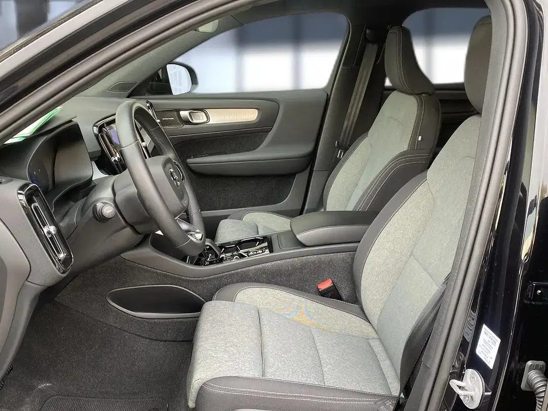 Volvo XC40 Plus Dark - Thumbnail 11