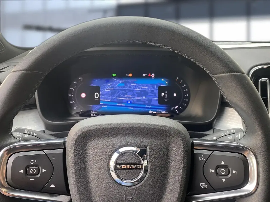 Volvo XC40 Plus Dark - Thumbnail 13