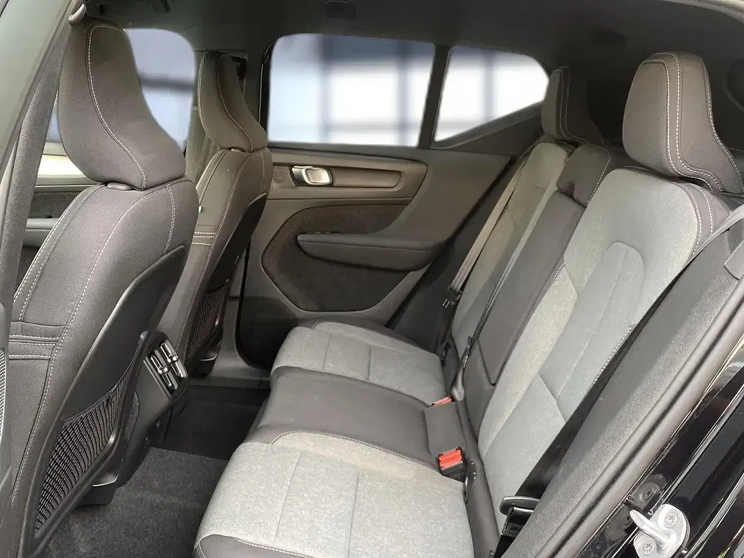 Volvo XC40 Plus Dark - Thumbnail 17