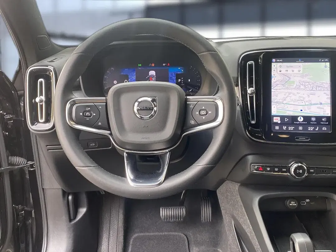 Volvo XC40 Plus Dark - Thumbnail 18