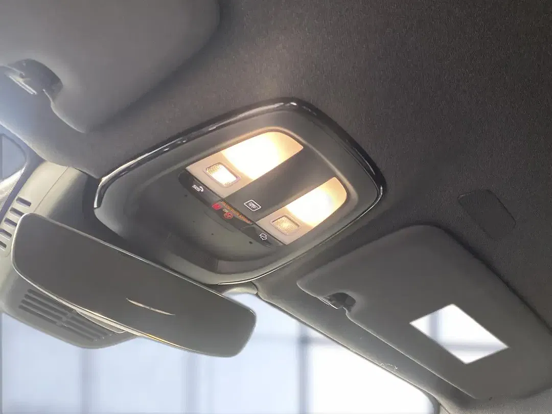 Volvo XC40 Plus Dark - Thumbnail 20
