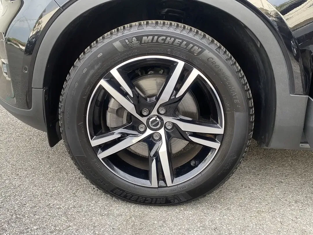 Volvo XC40 Plus Dark - Thumbnail 21