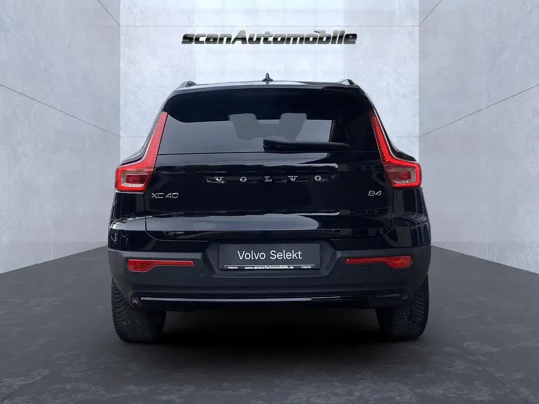 Volvo XC40 Plus Dark - Thumbnail 8